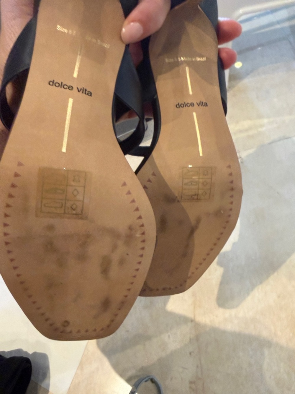 Dolce Vita Black Genora Sandal NWT - Picture 4 of 5